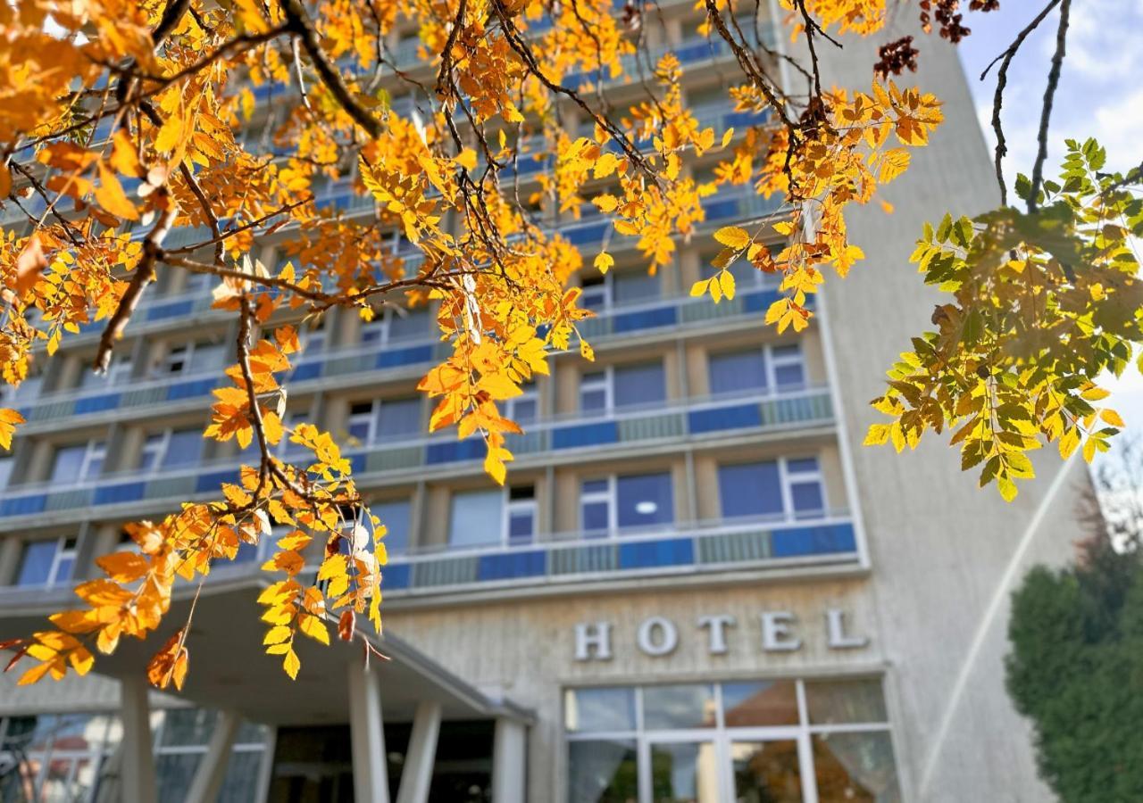 Hotel Magnolia Piest'any Exterior photo